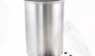 一杯热咖啡的等待